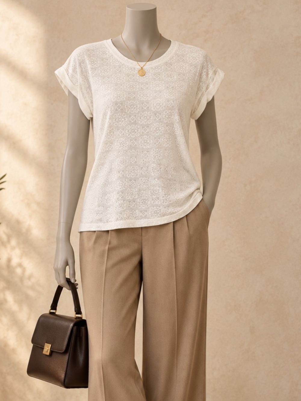 GAP White Medallion Geo Cutout Textured Burnout Cap Sleeve Tee Top S